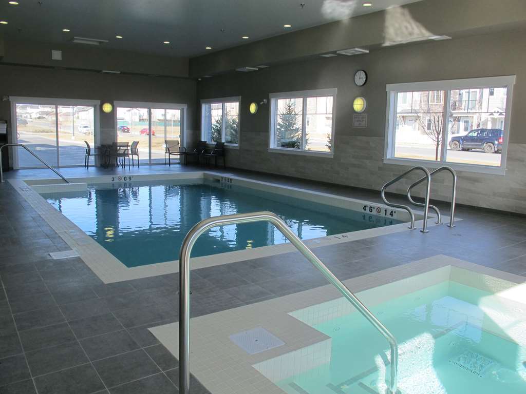 Best Western Plus Chestermere Hotel Facilități foto