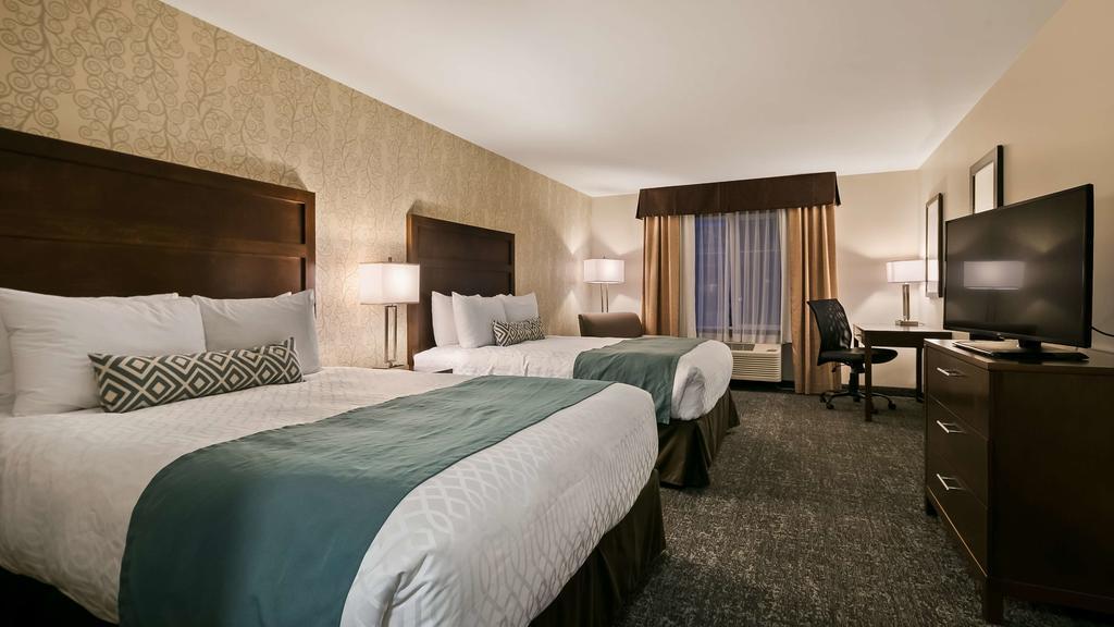 Best Western Plus Chestermere Hotel Exterior foto