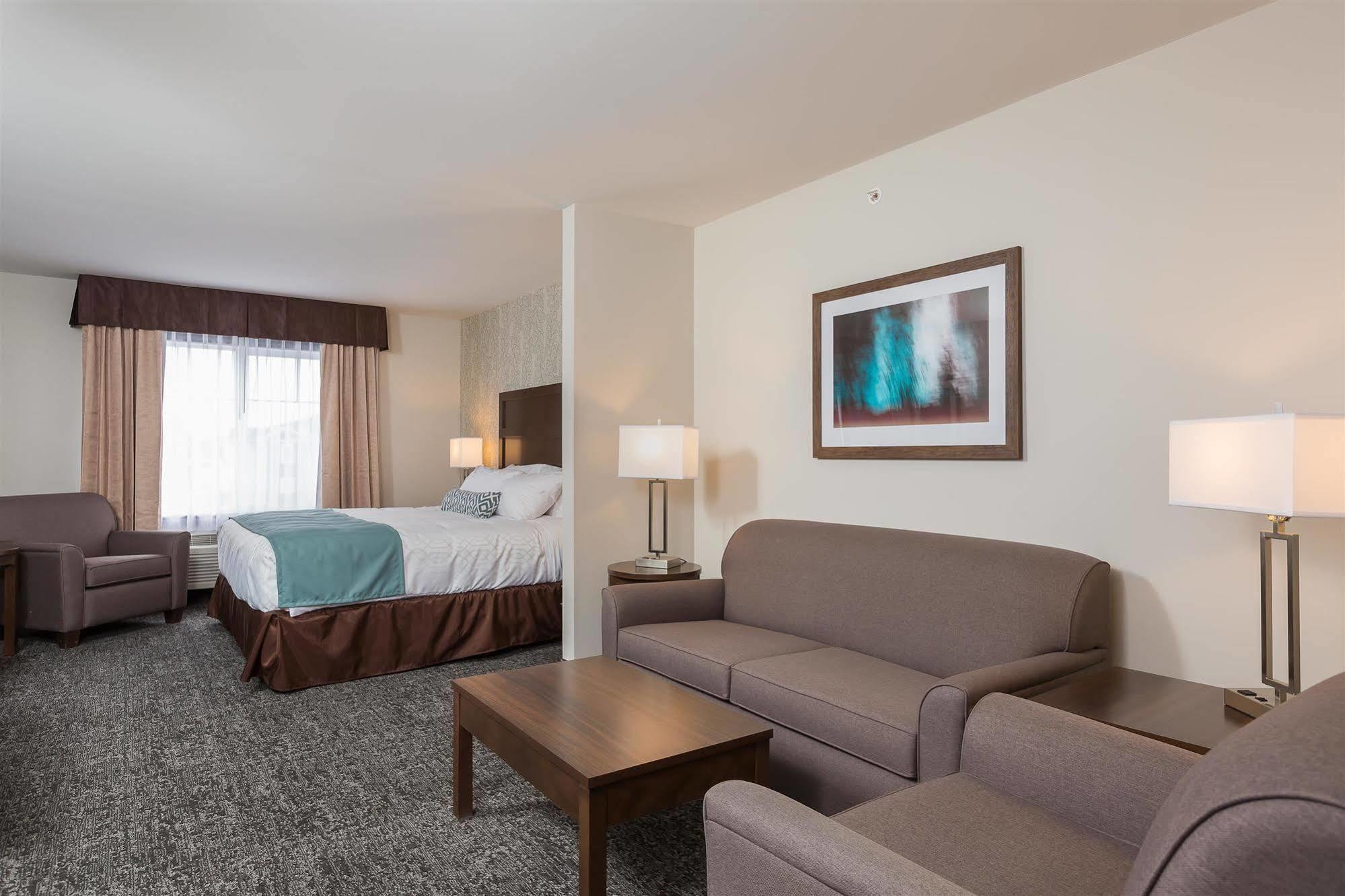 Best Western Plus Chestermere Hotel Exterior foto