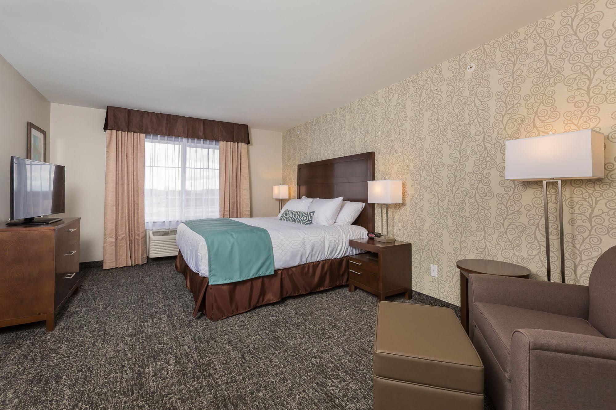 Best Western Plus Chestermere Hotel Exterior foto